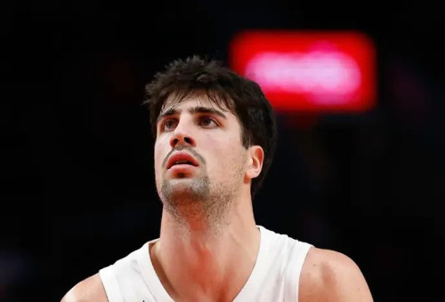 האולסטאר חזר. אבדיה (צילום: GettyImages, Alika Jenner)