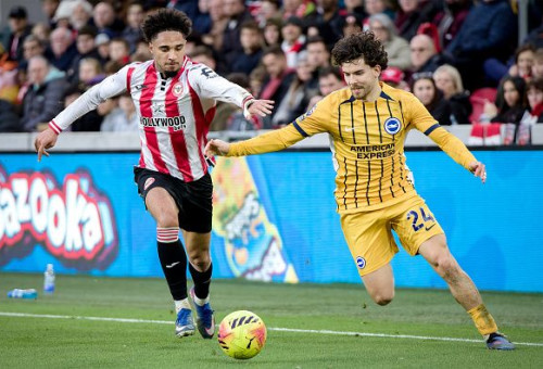 ברנטפורד רודפת אחרי ברייטון (צילום: Gettyimages)
