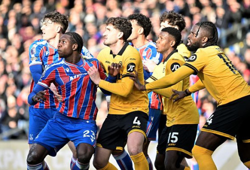 שחקני וולבס וקריסטל פאלאס (צילום: Getty images)