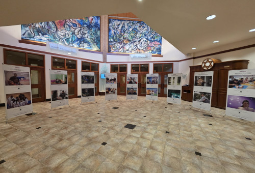 התערוכה שמחברת בין עולם הצילום הבינלאומי ללב של "שלווה" (צילום: יח"צ "שלווה")