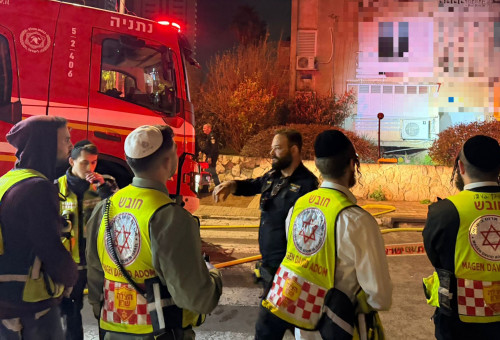 זירת השריפה בנתניה (צילום: תיעוד מבצעי מד"א)