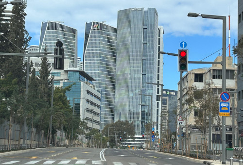 רחובות תל אביב ריקים מאדם (צילום: אבשלום ששוני)