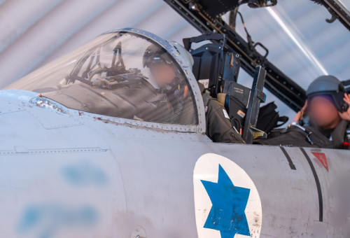 טייסי חיל האוויר חוזרים מתקיפה באיראן  (צילום: דובר צה"ל)