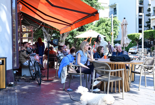 בתי קפה בתל אביב במלחמה עם איראן (צילום: אבשלום ששוני)