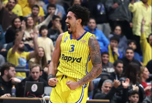 שביעות רצון אצל הצהובים. סנטוס (צילום: דני מרון)