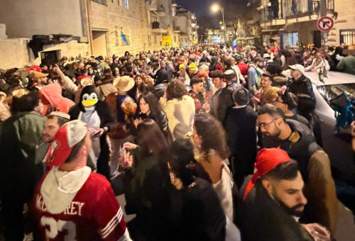 מסיבה בשוק מחנה יהודה בירושלים (צילום: שימוש לפי סעיף 27א')