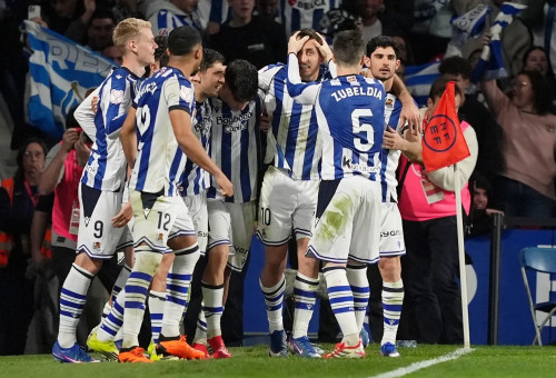 שחקני ריאל סוסיאדד חוגגים מול אתלטיק בילבאו (צילום: GettyImages)