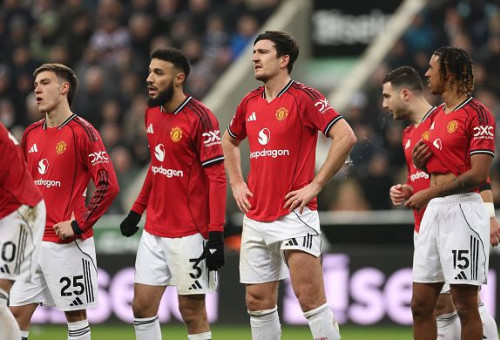 שחקני יונייטד מאוכזבים (צילום: Gettyimages)