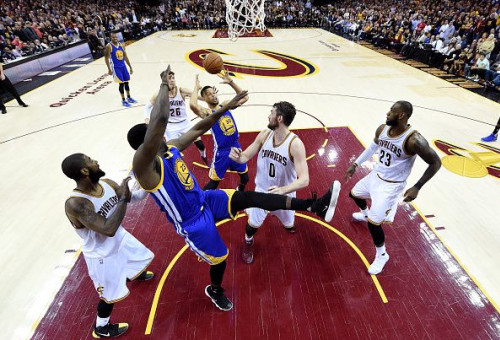 גולדן סטייט נגד קליבלנד בגמר 2017 (צילום: Pool)