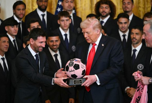 השתמש בו כתפאורה? דונלד טראמפ וליאו מסי (צילום: GettyImages)