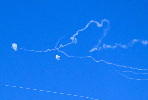 הירי מלבנון: ירוטים מעל שמי המרכז (צילום: אבשלום ששוני)