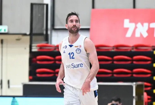 קבוצה מסקרנת נבנתה בנהריה. אוחיון (צילום: ברני ארדוב)