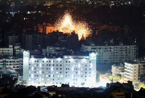 התקפות חיל האוויר בלבנון: פיצוצים עזים בדחאיה בבירות (צילום: רויטרס)