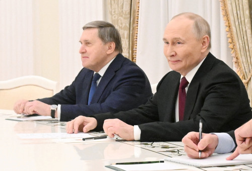 ולדימיר פוטין, יורי אושקוב (צילום: רויטרס)