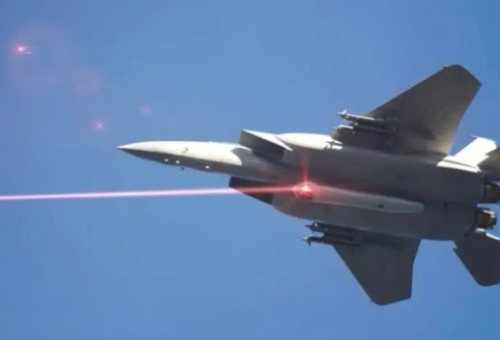 יירוט בלייזר מטוס קרב (צילום: אלביט מערכות)