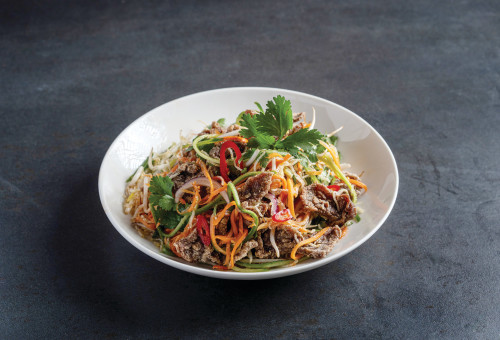 קינג קונג סלט ביף קראנץ (צילום: גיא אשכנזי)