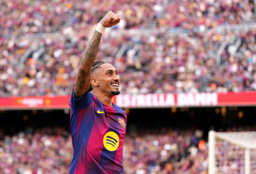 ראפיניה שחקן ברצלונה חוגג מול סביליה (צילום: GettyImages)