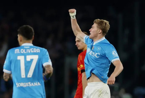 הכוכבים חוזרים ונאפולי מתאוששת. דה בראונה (צילום: רויטרס)