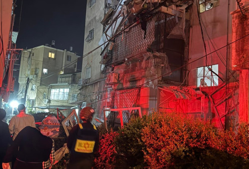מטח טילים מאיראן: פגיעה בבני ברק (צילום: תיעוד מבצעי מד"א)