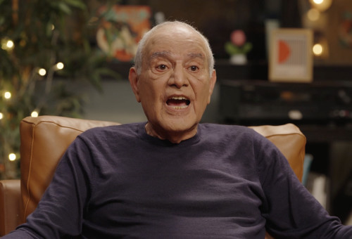 דן חלוץ מתראיין בתוכנית "פגישה" של רוני קובן (צילום: צילום מסך כאן 11)