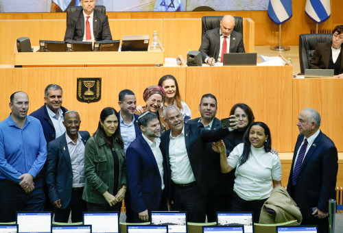 חברי קואליציה לאחר אישור התקציב (צילום: נועם מושקוביץ, דוברות הכנסת)