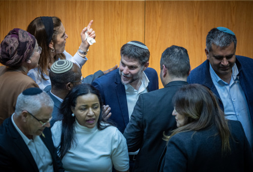 מליאת הכנסת לאחר העברת התקציב (צילום: יונתן זינדל פלאש 90)