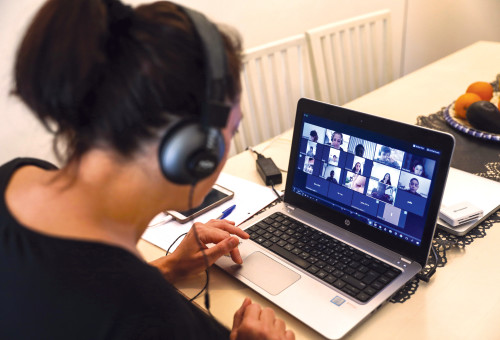 שיעור בזום (צילום: פלאש 90)