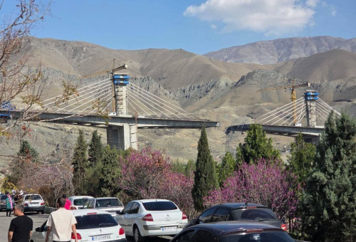 תקיפה אמריקאית באיראן: קריסת הגשר שמחבר בין טהרן לאי חארג'  (צילום: מתוך רשתות לפי סעיף 27 א על פי זכויות יוצרים)