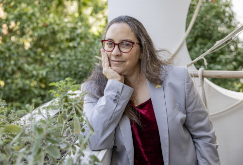 ד"ר תמר עילם גינדין, מומחית לאיראן  (צילום:  נעמה שטרן, מגזין נשים)