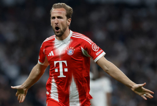 הארי קיין שחקן באיירן מינכן חוגג שער (צילום: GettyImages, OSCAR DEL POZO/AFP)