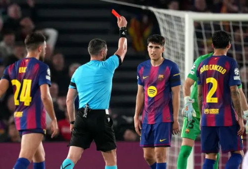 טעות חמורה של הבלם הצעיר. קובארסי (צילום: אימג'בנק  GettyImages)