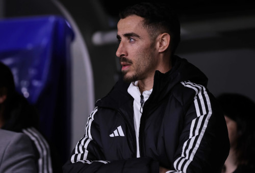 דולב חזיזה שחקן מכבי חיפה הפצוע (צילום: מאור אלקסלסי)