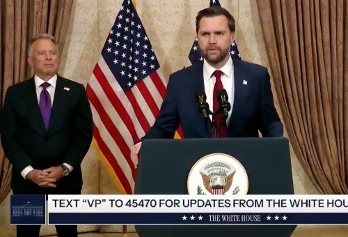 ג'יי. די. ואנס בהצהרה לתקשורת על השיחות עם איראן (צילום: צילום מסך)