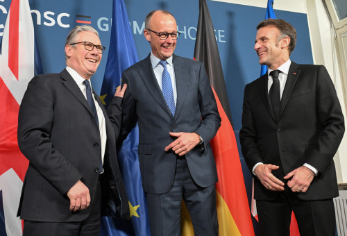 עמנואל מקרון, פרידריך מרץ וקיר סטארמר (צילום: רויטרס)