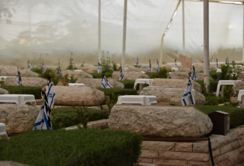 בשביל הנופלים - סיור בהר הרצל  (צילום: אילה הדר)