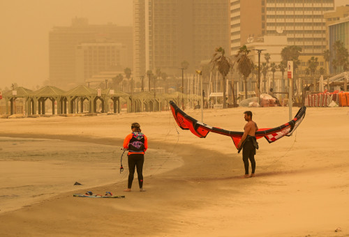 אובך בתל אביב (צילום: אבשלום ששוני ופלאש 90)