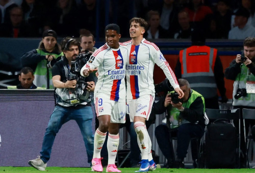 אפונסו מוריירה, אנדריק שחקני ליון חוגגים (צילום: רויטרס)