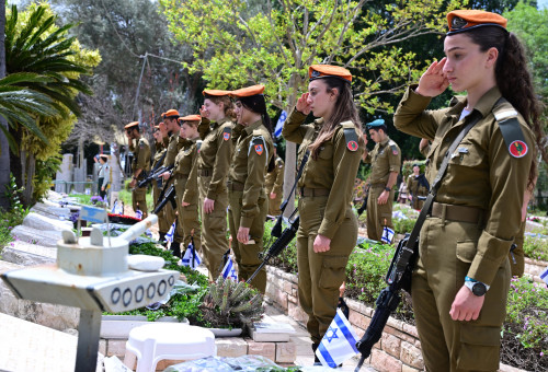 יום הזיכרון לחללי מערכות ישראל ולנפגעי פעולות האיבה (צילום: אבשלום ששוני)