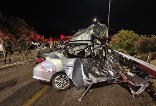 רכב מרוסק בתאונה ביהודה ושומרון (צילום: תיעוד מבצעי מד"א)