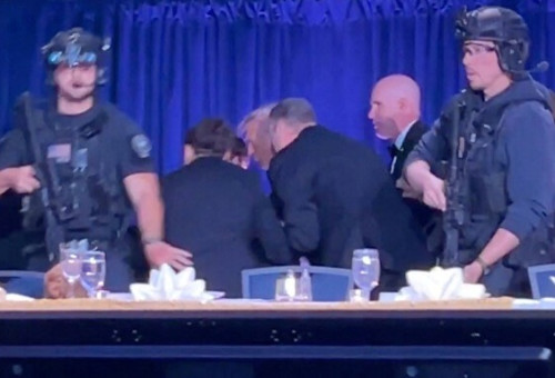 הפינוי של טראמפ (צילום: רויטרס)