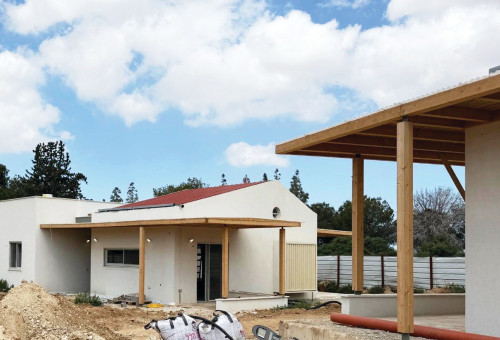 הבתים החדשים הראשונים של "שכונת החלוץ" שיאוכלסו בניר עוז  (צילום: מאור רויטמן)