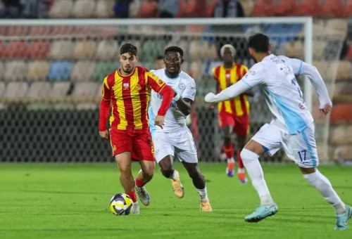 יקבל את חולצת ההרכב? עזו (צילום: לירון מולדובן)