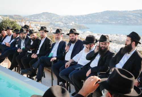 כינוס  רבנים ושלוחי חב"ד במיקונוס (צילום: חב"ד)