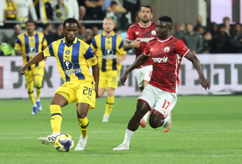 איסוף סיסוקו מול קינגס קאנגווה (צילום: דני מרון)