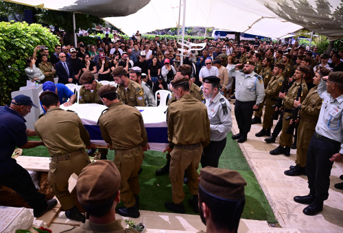 הלוויתו של ליאם בן חמו ז"ל (צילום: אבשלום ששוני)