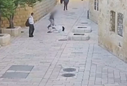 תקיפת הנזירה בירושלים  (צילום: רשתות ערביות)