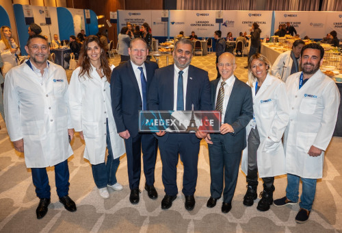אירוע MedEx פריז 2026- טוני גלברט, השר אופיר סופר, הרב יהושע פס ומשתתפים באירוע (צילום: שחר עזרן)