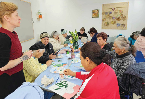 מפגש ציור של מפונים משלומי בני הגיל השלישי (צילום: קטיה אנסקי)