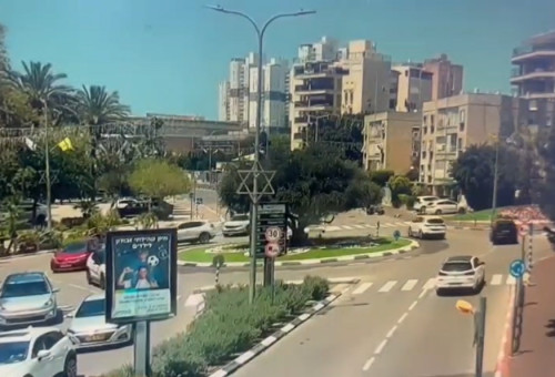 מתוך תיעוד תאונת הטרקטורון בקרית מוצקין (צילום: צילום מסך מצלמות אבטחה)