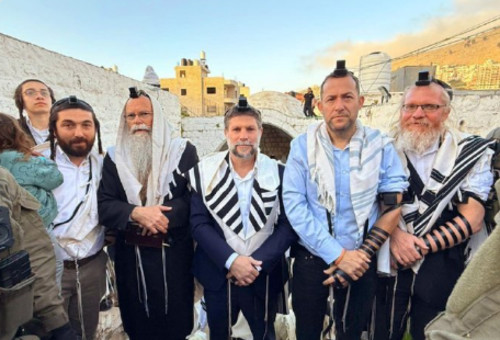בצלאל סמוטריץ' במתחם קבר יוסף (צילום: צילום מסך רשת X)